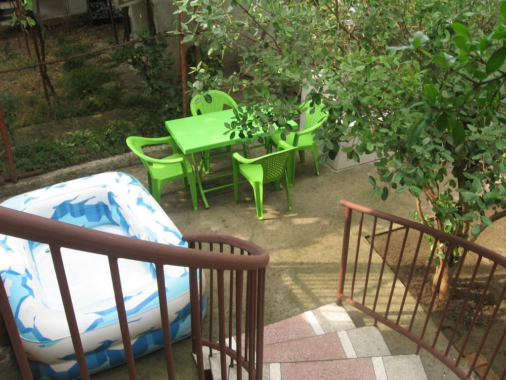 Hostel Temuri Kutaisi Exterior photo