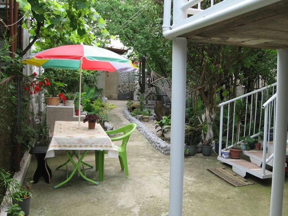 Hostel Temuri Kutaisi Exterior photo